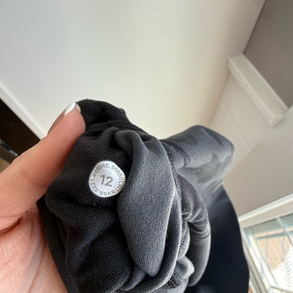 Lululemon Align High Rise 6” Biker Shorts Black Camo Size 12 - Picture 3 of 3